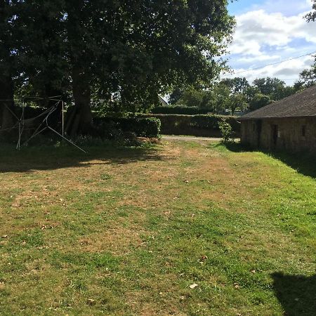 La Roulotte Chainoux Bains-sur-Oust Exterior photo