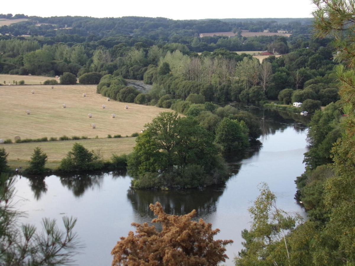 La Roulotte Chainoux Bains-sur-Oust Exterior photo