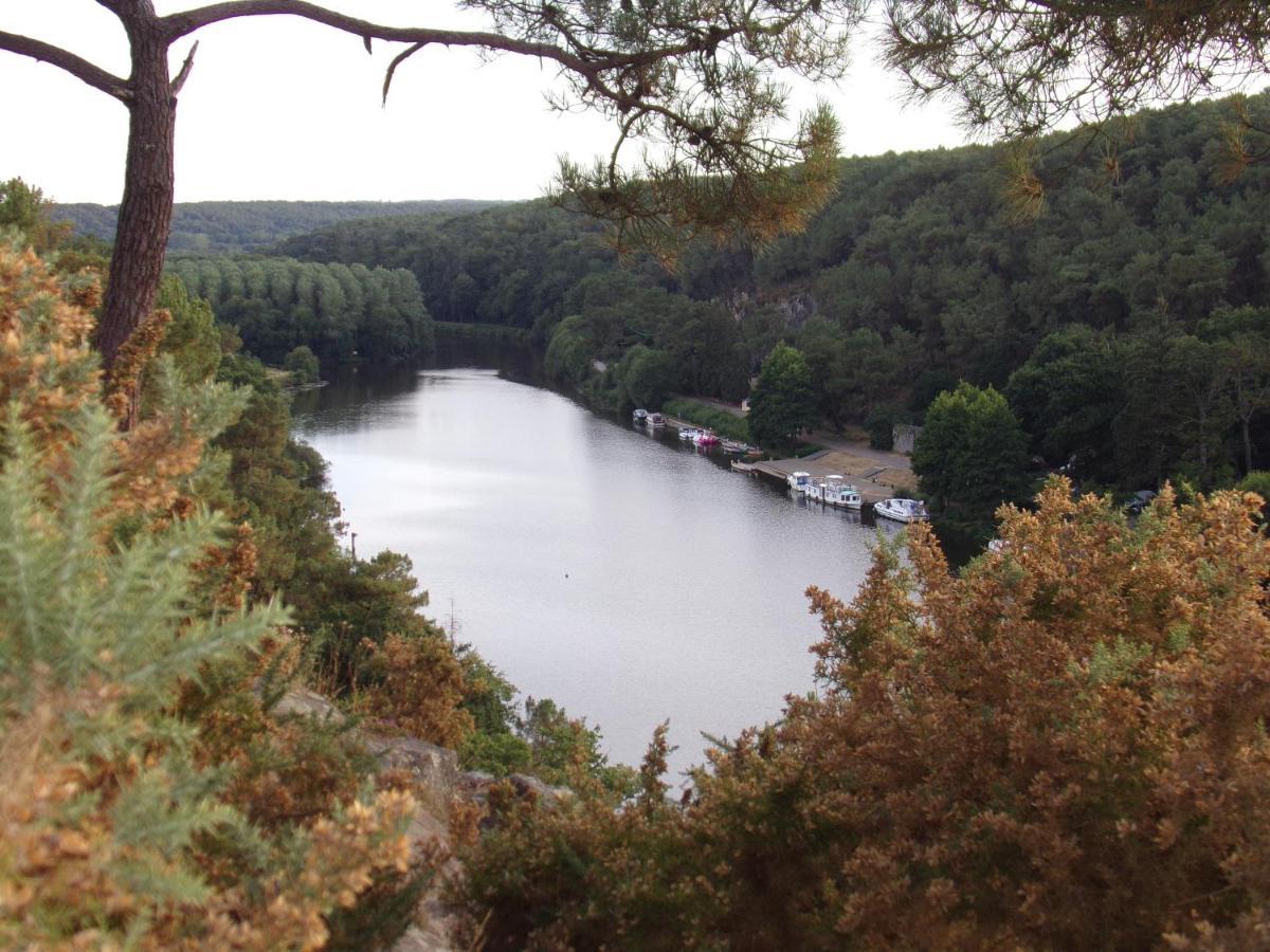 La Roulotte Chainoux Bains-sur-Oust Exterior photo