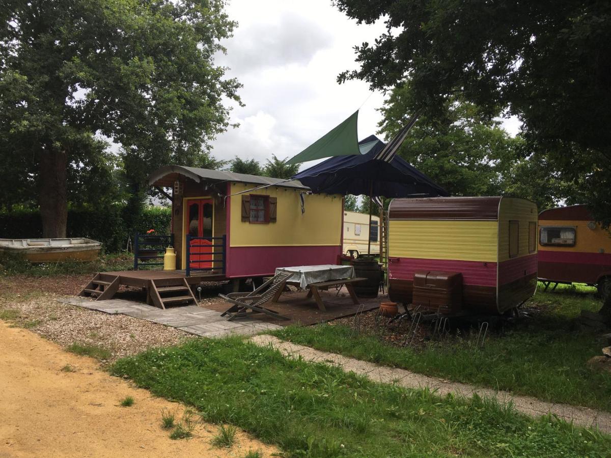 La Roulotte Chainoux Bains-sur-Oust Exterior photo
